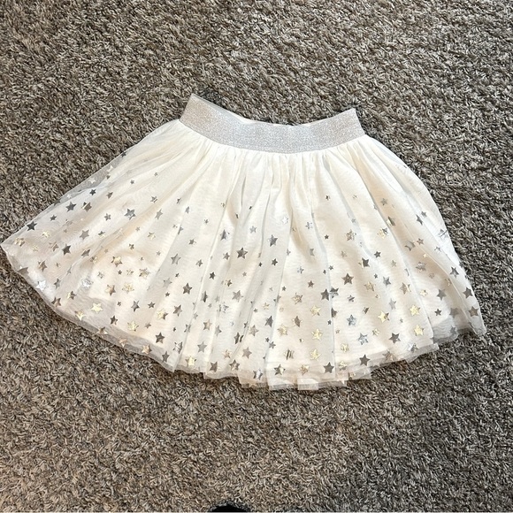 Girls white layered skirt with silver stars and silver waist band Size L - Picture 5 of 8